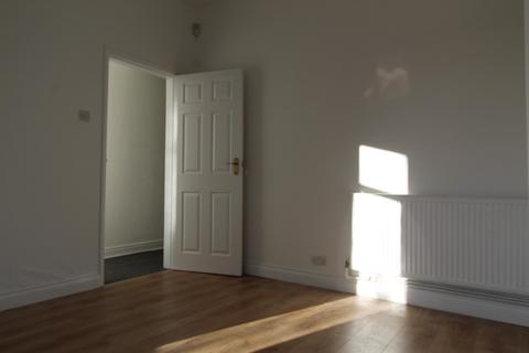 3 bedroom terraced house to rent, Thirlmere Avenue, Wellsted Street, Hull HU3