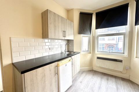 Studio to rent, 75 Beaconsfield Road, Southall, Greater London, UB1