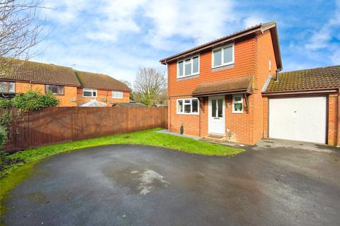 3 bedroom link detached house for sale, Barn Meadow Close, Church Crookham, Fleet