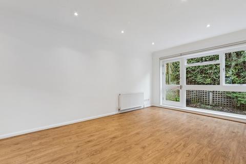 2 bedroom flat to rent, Napier Close, London