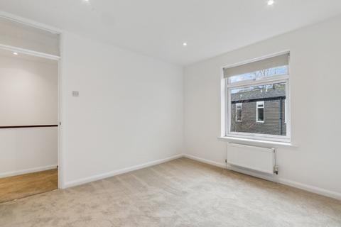 2 bedroom flat to rent, Napier Close, London