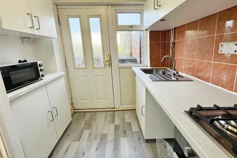 3 bedroom semi-detached house to rent, Russells Hall Road, West Midlands DY1