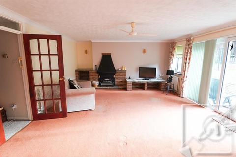 2 bedroom bungalow for sale, Walmers Avenue, Higham, Rochester