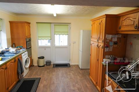 2 bedroom bungalow for sale, Walmers Avenue, Higham, Rochester