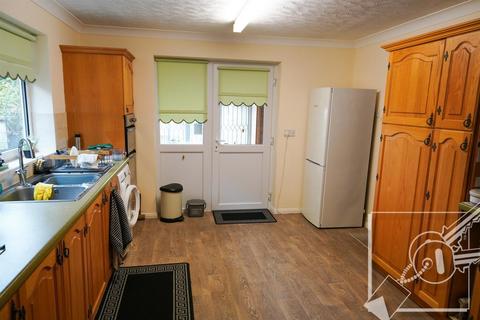 2 bedroom bungalow for sale, Walmers Avenue, Higham, Rochester