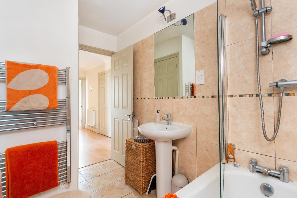 FT2 OWCWY - Bathroom A.jpg