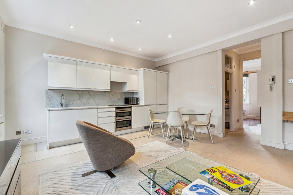 Apartment in London - View 5