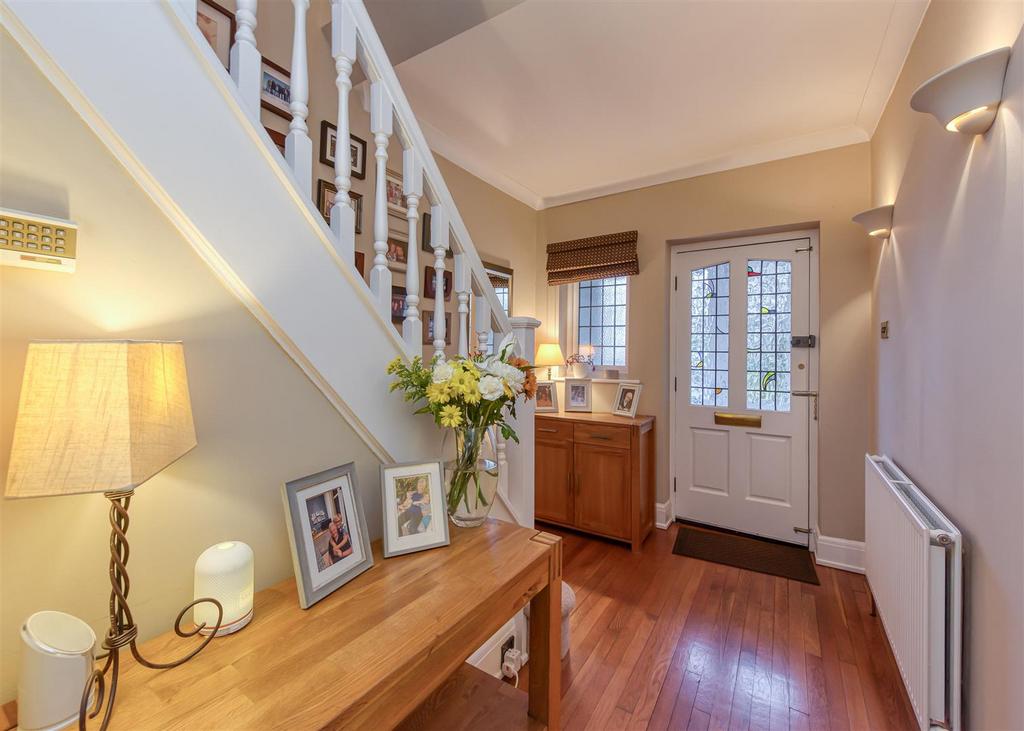 42 Wootton Road-hall1.jpg