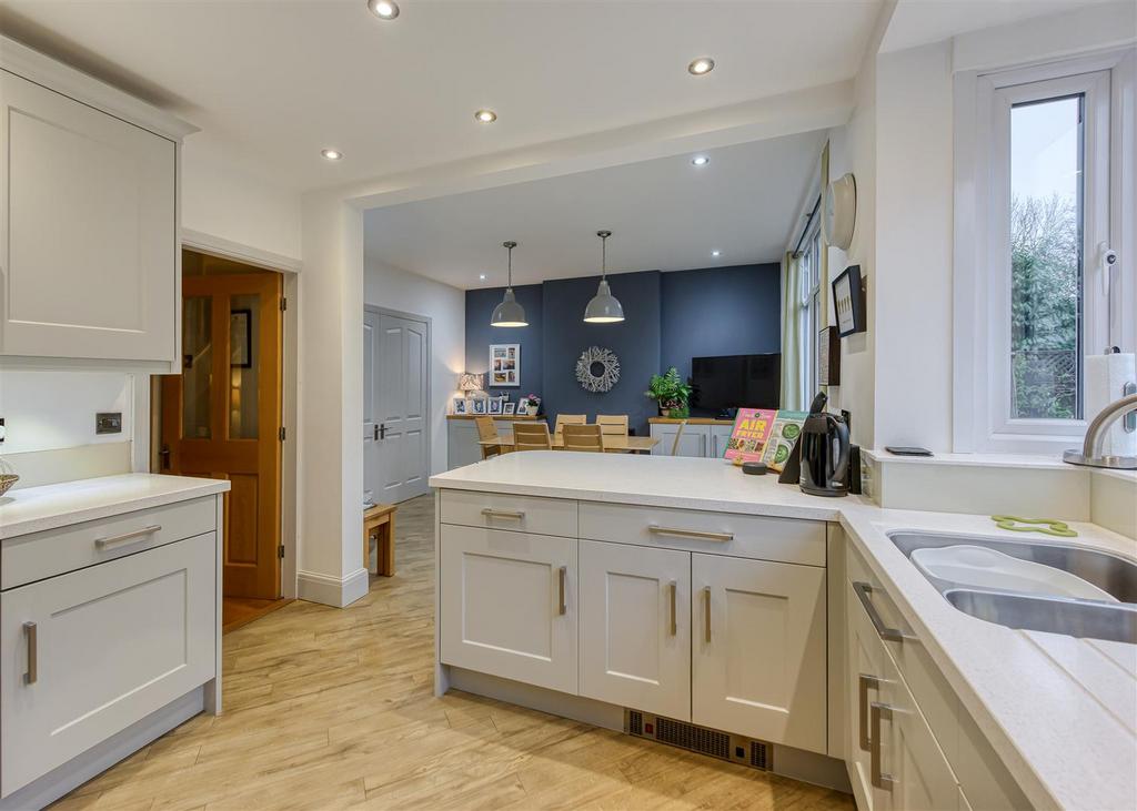 42 Wootton Road-kitchen2.jpg