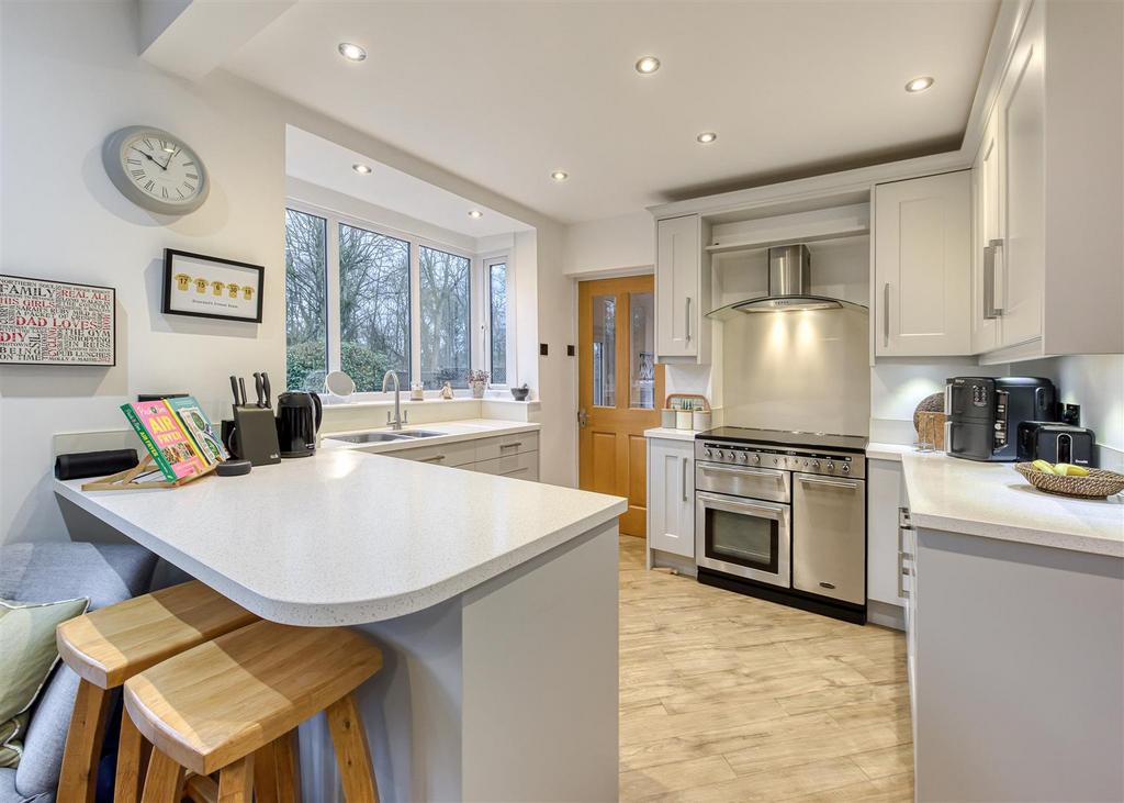 42 Wootton Road-kitchen1.jpg