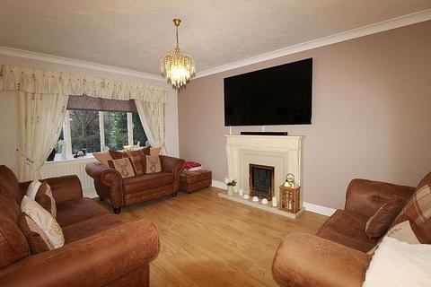 4 bedroom detached house for sale, Howcroft Gardens, Wakefield