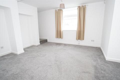 1 bedroom apartment to rent, Apperley Road, Idle, Bradford