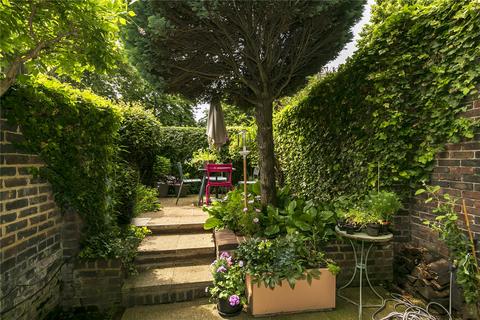 4 bedroom terraced house to rent, Portland Terrace, The Green, Richmond