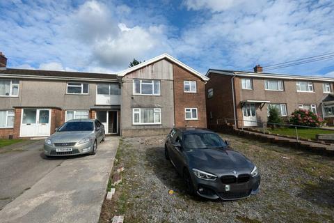 2 bedroom flat for sale, Waterloo road, Penygroes, Llanelli, SA14