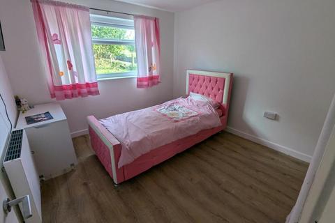 2 bedroom flat for sale, Waterloo road, Penygroes, Llanelli, SA14