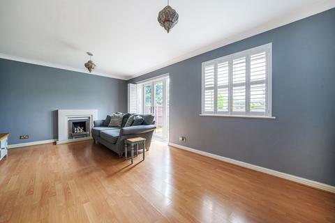 2 bedroom end of terrace house to rent, Burfield Road, Old Windsor, SL4