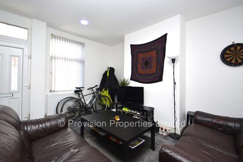 2 bedroom terraced house to rent, Kelsall Terrace, Hyde Park LS6