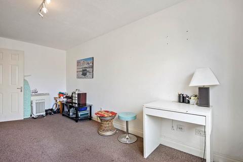 1 bedroom flat for sale, Ilford IG2