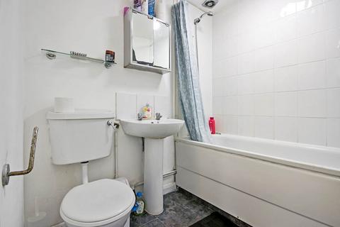 1 bedroom flat for sale, Ilford IG2