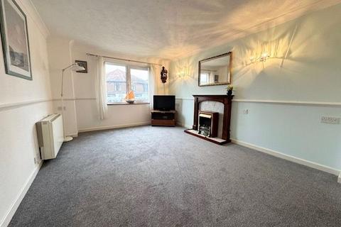 2 bedroom apartment for sale, Flat 22 Willow Court, Brookside Road, In The Heart Of Gatley Village, Cheadle, SK8