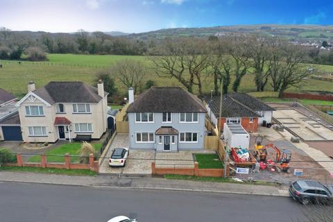 4 bedroom detached house for sale, Gelligaer Road, Trelewis, CF46