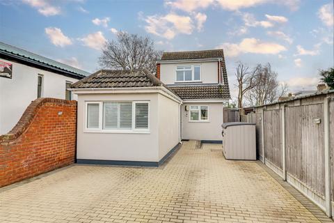 3 bedroom detached house for sale, Barnard Road, Leigh-On-Sea SS9