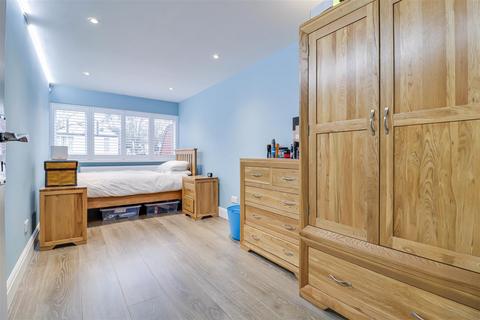 42 Barnard Road, Leigh-on-sea, SS9 3PH