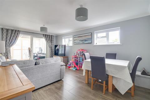 42 Barnard Road, Leigh-on-sea, SS9 3PH