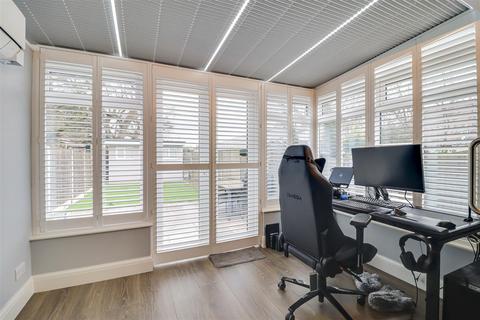 42 Barnard Road, Leigh-on-sea, SS9 3PH