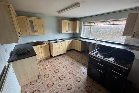 4 bedroom semi-detached house for sale, Llanllwni , Llanybydder , SA40