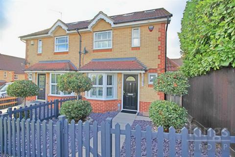 4 bedroom semi-detached house to rent, Lucern Close, Hammond Street, Cheshunt, Waltham Cross