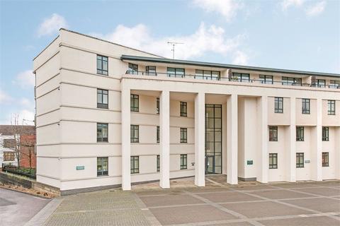 2 bedroom flat to rent, Peninsula Square, Hampshire SO23