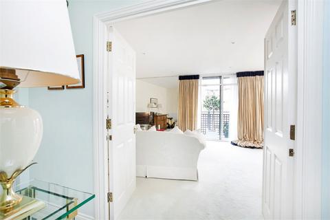 2 bedroom flat to rent, Peninsula Square, Hampshire SO23