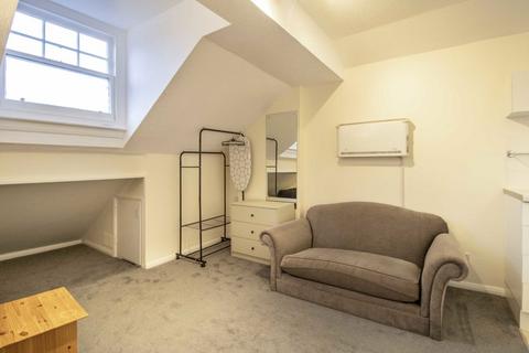 Studio to rent, Culmington Road, London W13