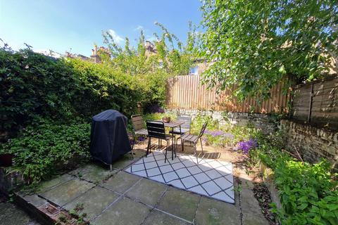 3 bedroom terraced house to rent, Nutbourne Street, Queens Park Estate