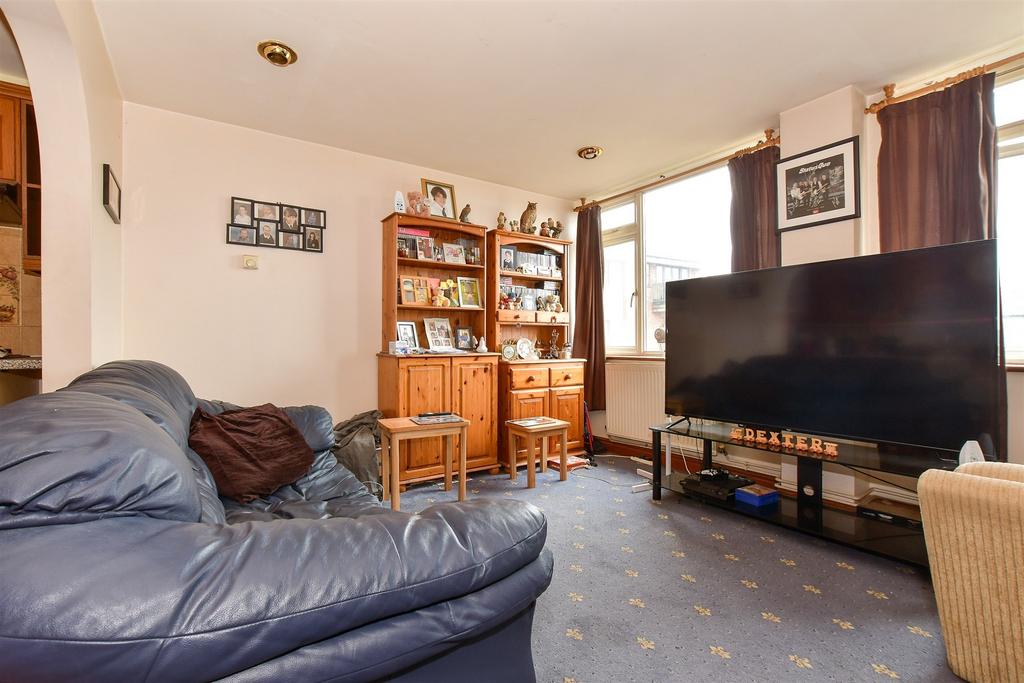 Kitchen/ Living Room