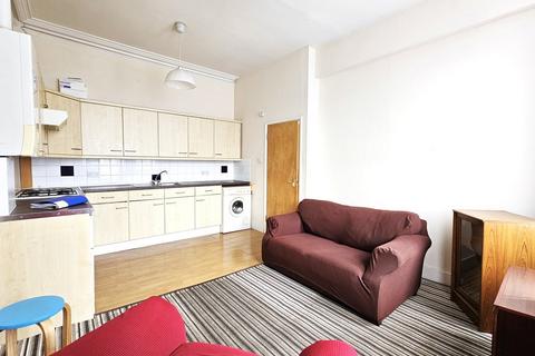 2 bedroom flat to rent, High Road, East Finchley, N2