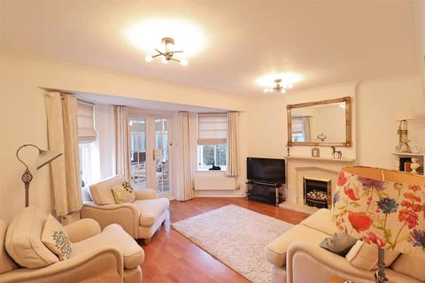 4 bedroom detached house for sale, Petworth Close, Great Notley, Braintree