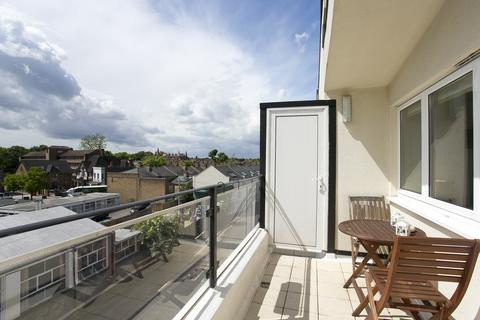 2 bedroom flat to rent, Sternhall Lane Peckham SE15