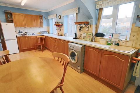 3 bedroom terraced house for sale, Montgomery Avenue, Lowestoft