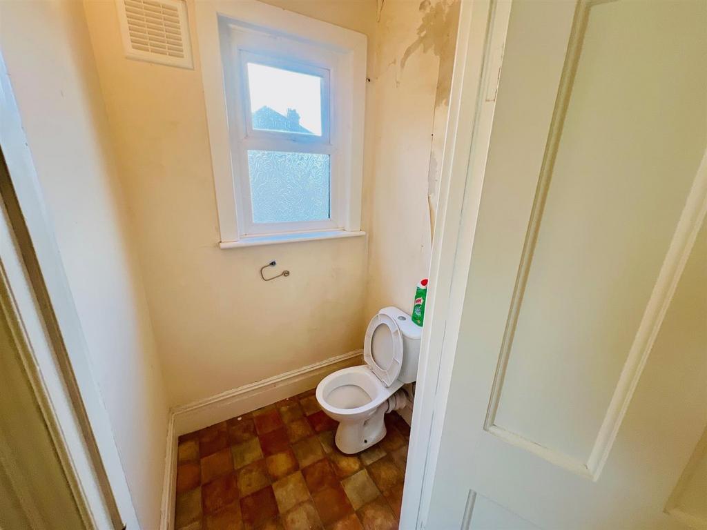 98a WC.jpg