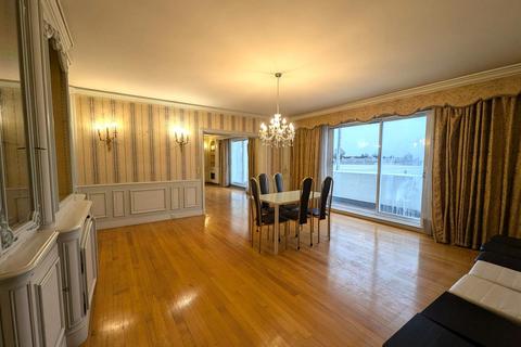 5 bedroom flat for sale, Riverside Drive, London