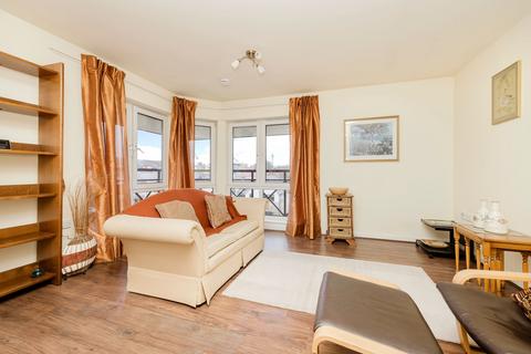 2 bedroom flat for sale, 25 (Flat 12) Greenpark, Liberton, Edinburgh, EH17 7TA