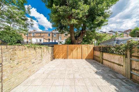 1 bedroom flat to rent, Grafton Road, London