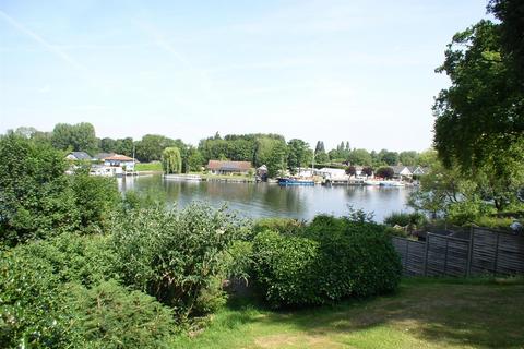 1 bedroom apartment to rent, Mount Felix, Walton on Thames, Surrey