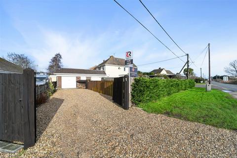 4 bedroom semi-detached house for sale, Byng Crescent, Thorpe-Le-Soken CO16