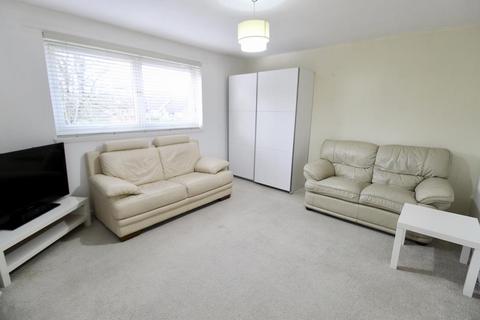 2 bedroom flat to rent, Taransay Crescent, First Floor, AB16