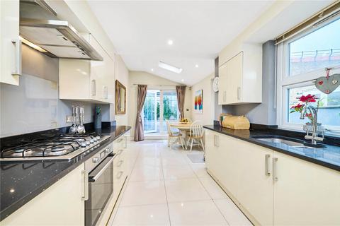 4 bedroom terraced house for sale, Queenstown Road, London, SW8