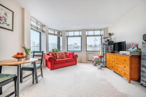 3 bedroom flat for sale, Red Lion Square, Holborn