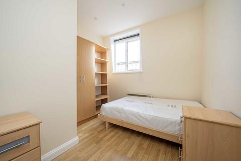 1 bedroom flat to rent, Castletown Road, London W14